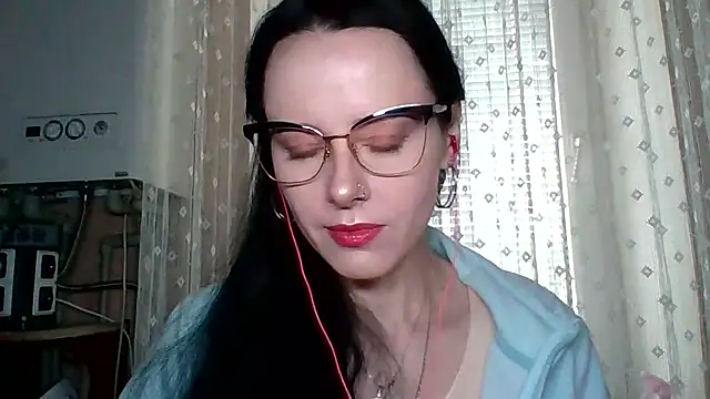 LuminousLady online show from 09.15.25