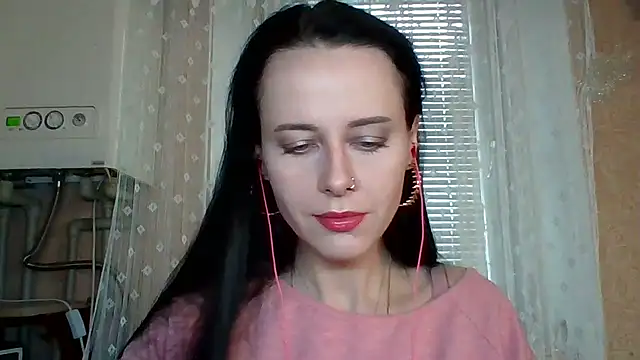 LuminousLady online show from 10.11.25