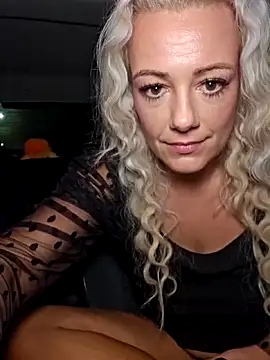 TessaWayne online show from 12.14.25