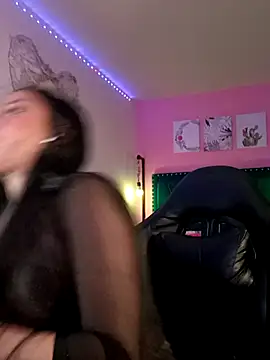 SallyWhitee online show from 06.03.26