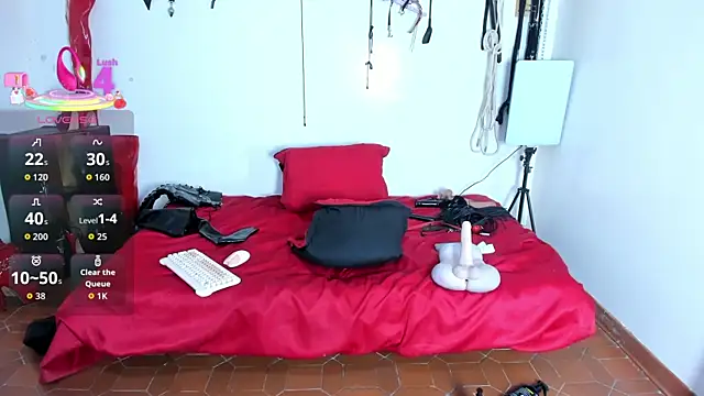 Snapshot of aurora_cullen_ chatting on 10.30.25 aurora cullen  online show from 10.30.25