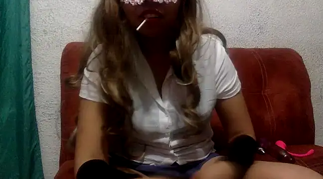 Snapshot of sharonlopez9611 chatting on 02.11.25 sharonlopez9611 online show from 02.11.25