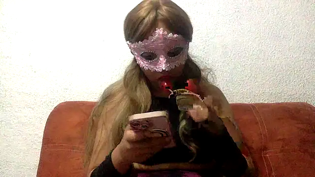 Snapshot of sharonlopez9611 chatting on 02.18.25 sharonlopez9611 online show from 02.18.25