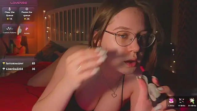 Mia Luw online show from 03.31.26