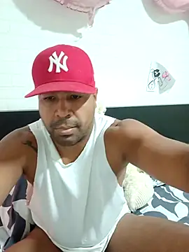 Snapshot of xhoco14 chatting on 09.24.25 xhoco14 online show from 09.24.25