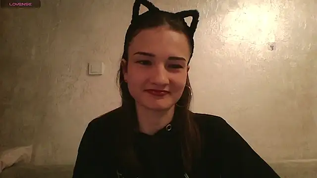 RoyalDessertt online show from 03.13.25