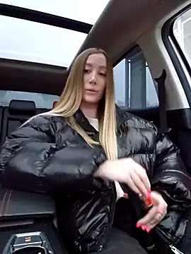 Snapshot of Pussy_Drive03 chatting on 10.27.25 Pussy Drive03 online show from 10.27.25