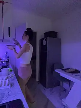 Celine Roxelle online show from 12.05.25