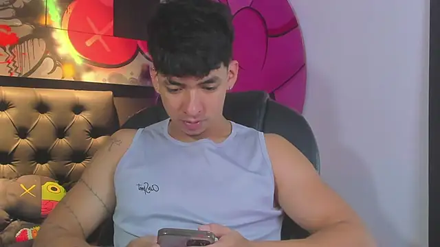 ISAAC CRYSTON online show from 09.25.25