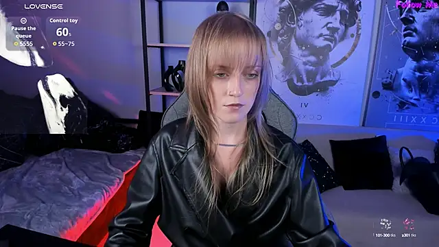 Snapshot of KiraMontoya chatting on 09.21.25 KiraMontoya online show from 09.21.25