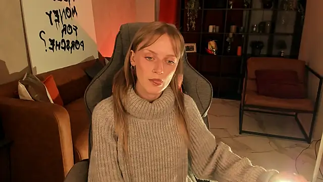 Snapshot of KiraMontoya chatting on 09.26.25 KiraMontoya online show from 09.26.25