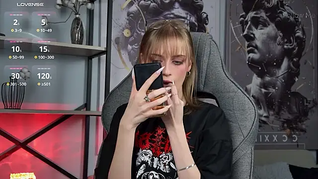 KiraMontoya online show from 03.05.26