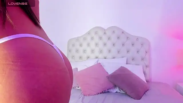 Snapshot of FelicityAdams chatting on 02.17.25 FelicityAdams online show from 02.17.25