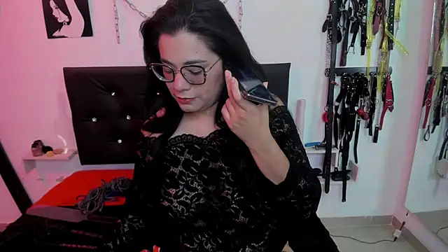 Julieta Carden  online show from 04.15.26