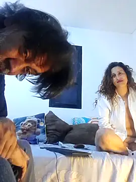 Snapshot of jeans_and_emma chatting on 09.21.25 jeans and emma online show from 09.21.25