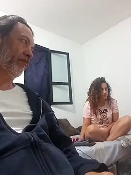 Snapshot of jeans_and_emma chatting on 09.22.25 jeans and emma online show from 09.22.25