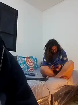 Snapshot of jeans_and_emma chatting on 09.23.25 jeans and emma online show from 09.23.25