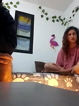 Snapshot of jeans_and_emma chatting on 09.29.25 jeans and emma online show from 09.29.25