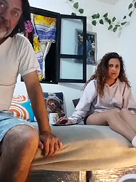 Snapshot of jeans_and_emma chatting on 10.06.25 jeans and emma online show from 10.06.25