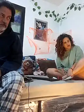 Snapshot of jeans_and_emma chatting on 10.14.25 jeans and emma online show from 10.14.25