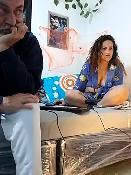 Snapshot of jeans_and_emma chatting on 10.17.25 jeans and emma online show from 10.17.25