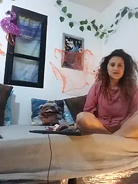 Snapshot of jeans_and_emma chatting on 10.23.25 jeans and emma online show from 10.23.25