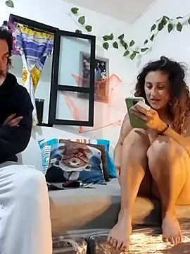 Snapshot of jeans_and_emma chatting on 10.26.25 jeans and emma online show from 10.26.25