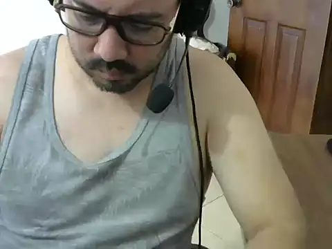Snapshot of juanvvera chatting on 09.12.25 juanvvera online show from 09.12.25