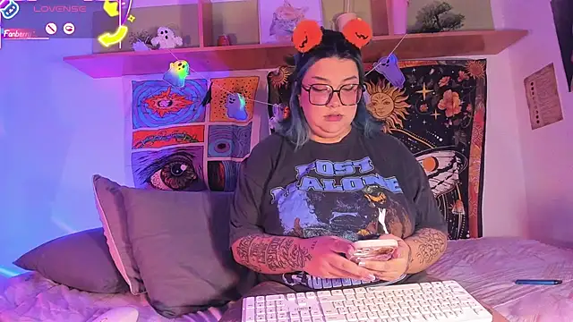 Snapshot of Banana_squirt chatting on 10.17.25 Banana squirt online show from 10.17.25