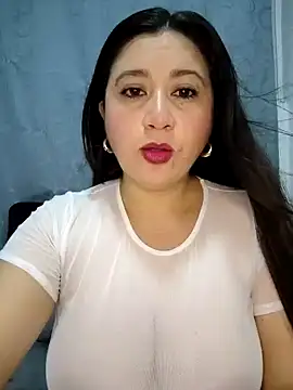 Snapshot of Sexy_Tifany chatting on 10.25.25 Sexy Tifany online show from 10.25.25