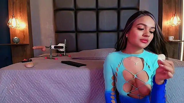  DANNA JONES online show from 10.29.25