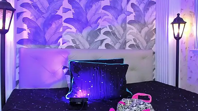 Snapshot of Sami_Evanns chatting on 10.10.25 Sami Evanns online show from 10.10.25