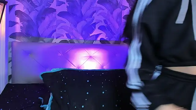 Snapshot of Sami_Evanns chatting on 10.11.25 Sami Evanns online show from 10.11.25