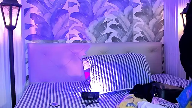 Snapshot of Sami_Evanns chatting on 10.21.25 Sami Evanns online show from 10.21.25