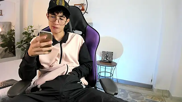 NovaaWheler online show from 02.20.25