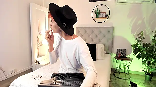 NovaaWheler online show from 03.21.25