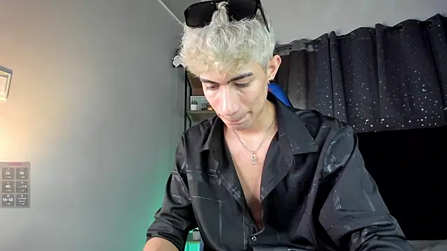 NovaaWheler online show from 12.22.25