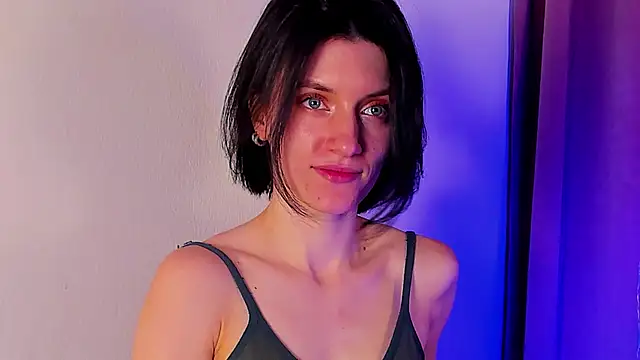 roxy riot  online show from 02.13.25