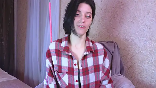 roxy riot  online show from 02.25.25