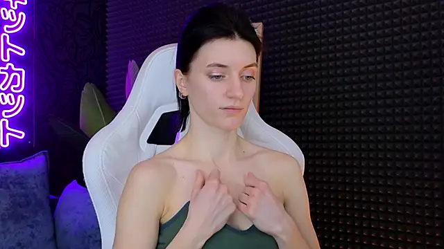 roxy riot  online show from 03.16.25