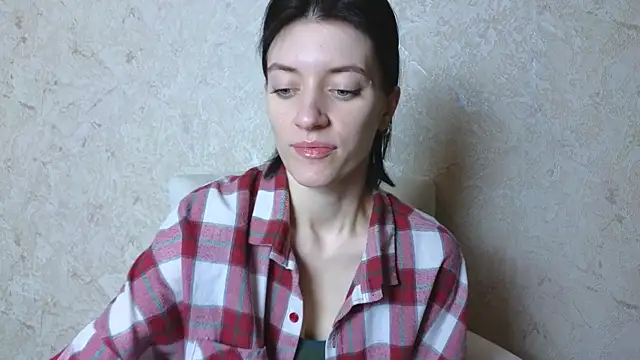 roxy riot  online show from 03.18.25