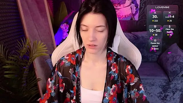 roxy riot  online show from 11.20.25