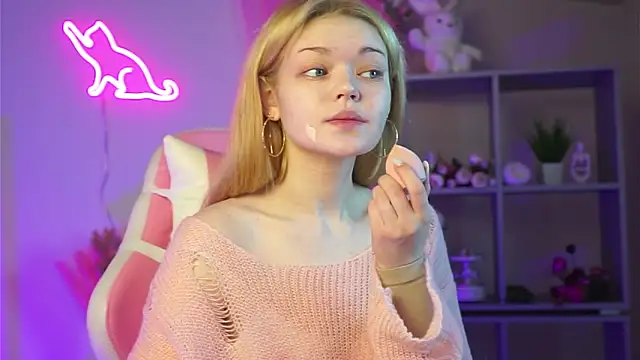 AdeleCartier online show from 03.19.25