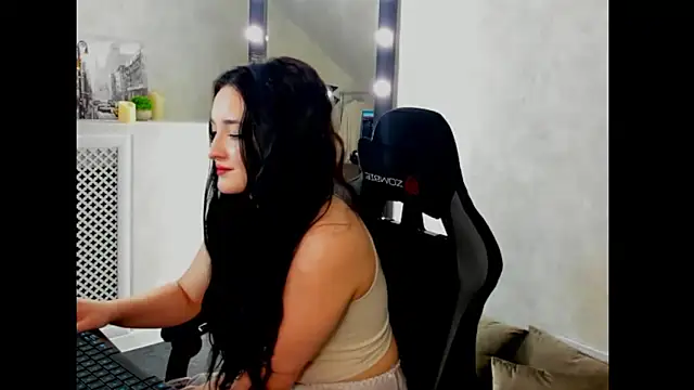 AnnetteHernande online show from 03.04.25