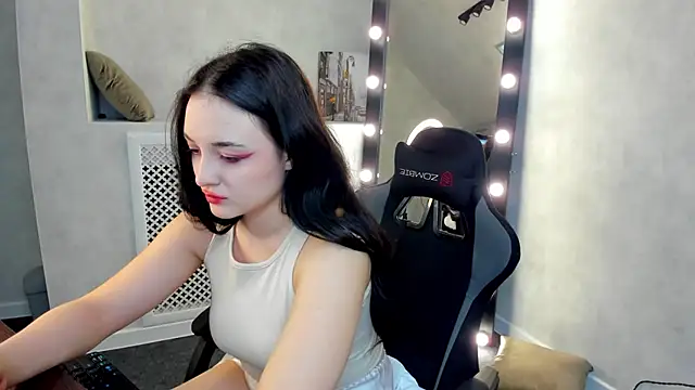 AnnetteHernande online show from 03.21.25