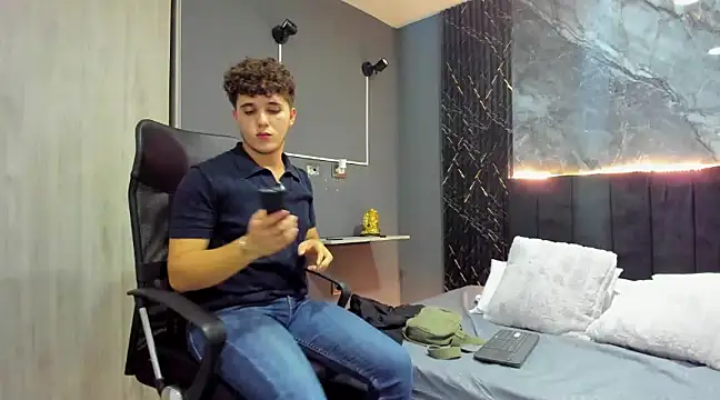 Snapshot of ErosGeorgiou chatting on 02.09.25 ErosGeorgiou online show from 02.09.25