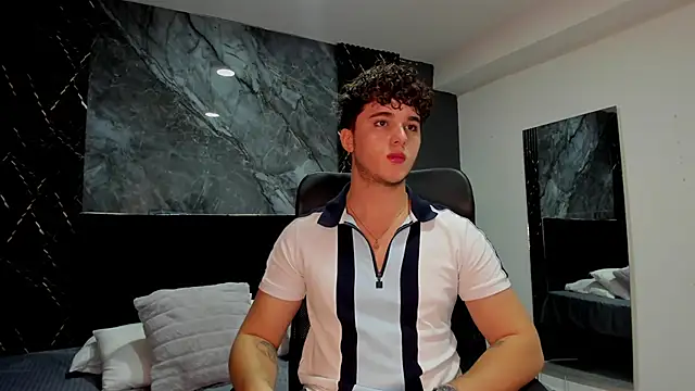 Snapshot of ErosGeorgiou chatting on 03.15.25 ErosGeorgiou online show from 03.15.25