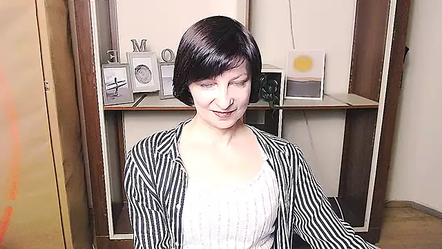  AngeliaFlow  online show from 04.15.26