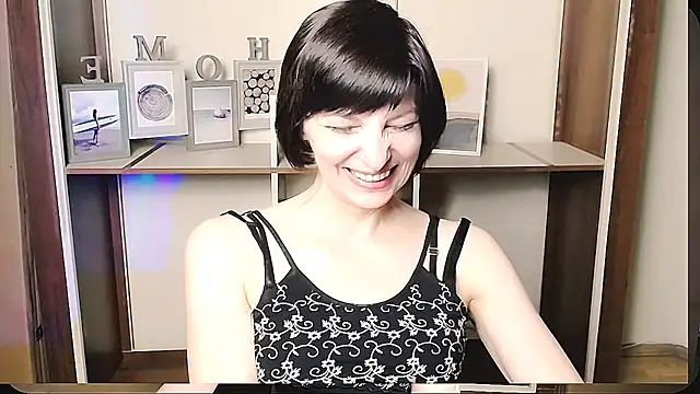 Snapshot of _AngeliaFlow_ chatting on 06.27.26 AngeliaFlow online show from 06.27.26