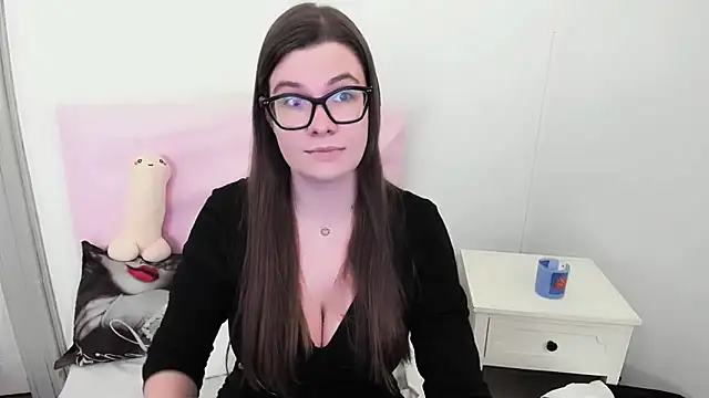 Snapshot of CarolineFlirt chatting on 02.26.26 CarolineFlirt online show from 02.26.26